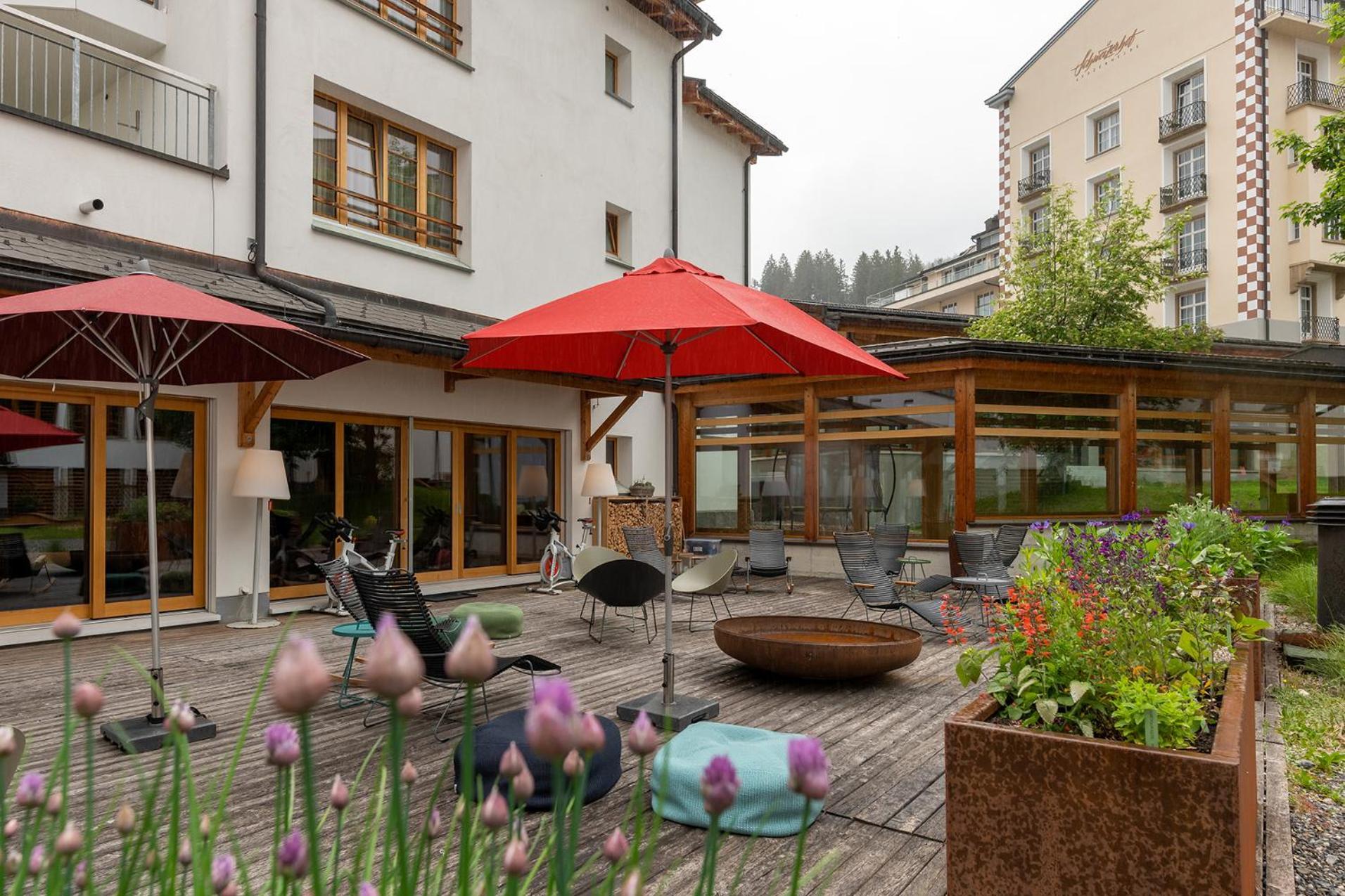 Hotel Schweizerhof Лензерхайде Екстериор снимка