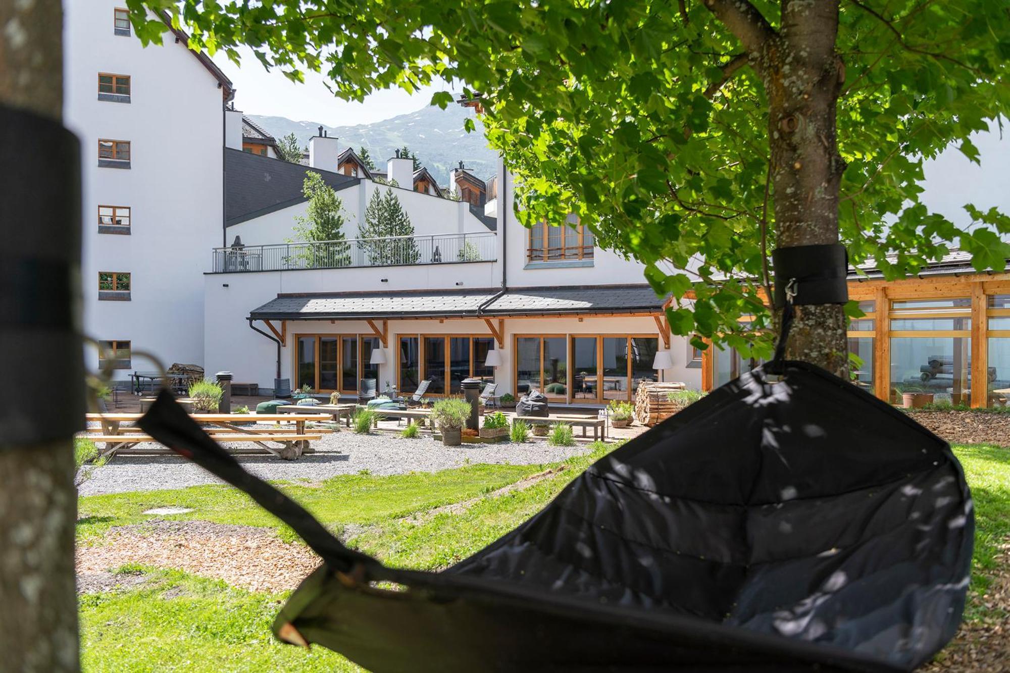 Hotel Schweizerhof Лензерхайде Екстериор снимка