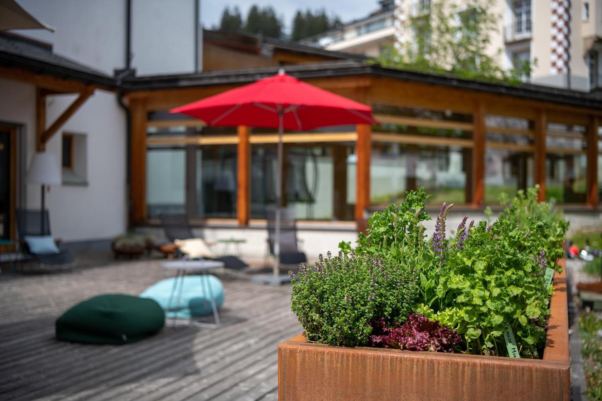 Hotel Schweizerhof Лензерхайде Екстериор снимка